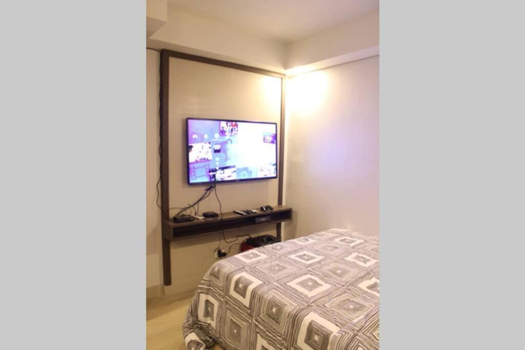 A2J Luxury Bgc Balcony Suite Near Sm Aura Taguig Манила Экстерьер фото