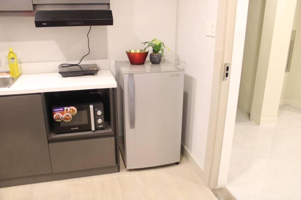 A2J Luxury Bgc Balcony Suite Near Sm Aura Taguig Манила Экстерьер фото